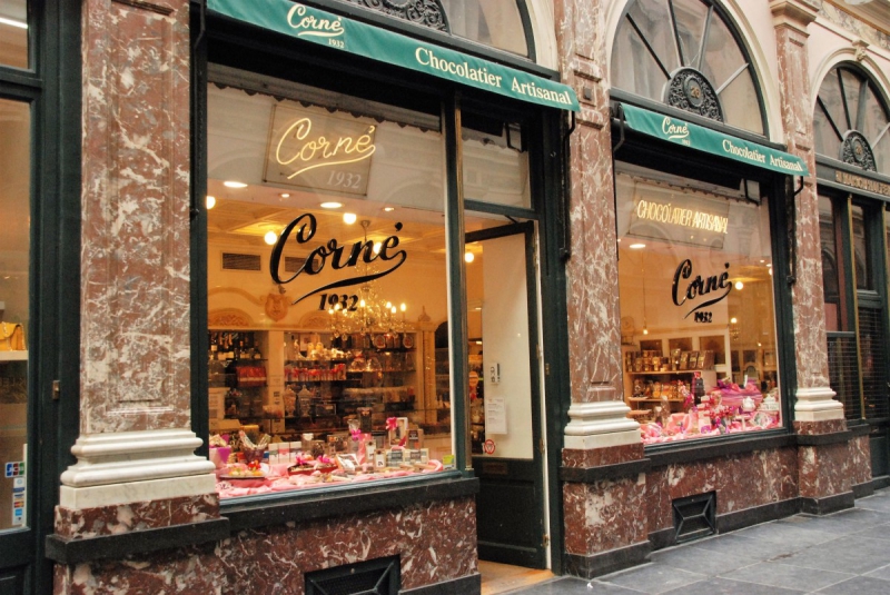 vente-AIGUINES-min_chocolate_chocolaterie_shop_luxury_chic_gallery_brussels_belgium-558146