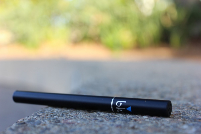 vente-AIGUINES-min_e_cigarette_vaping_blu_cigs_blu_electronic_cigarette_tobacco_cigarette_smoke-637061